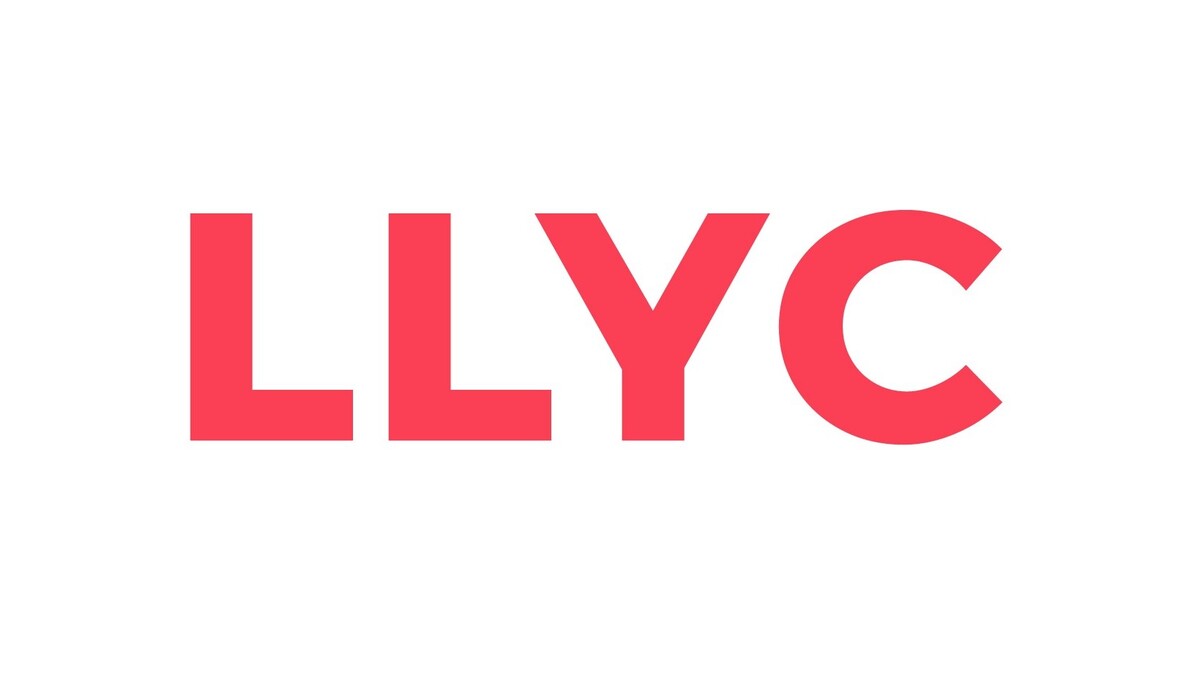 LLyC