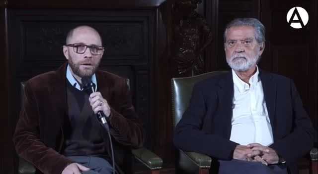 📚 Conversamos con José Chacón y Carlos Francisco Echeverría sobre el origen y la evolución del festival ‘Letras de Costa Rica’, una iniciativa que nació con el propósito de proyectar la literatura costarricense más allá de sus fronteras.

El festival, impulsado por la Embajada de Costa Rica y la Editorial Costa Rica (@editorialcr), se ha consolidado como un espacio de diálogo entre escritores, editores y lectores, reforzando los lazos culturales entre España y Costa Rica.

📺 Puedes ver la entrevista completa en nuestro canal de YouTube, enlace en la biografía.

#LetrasDeCostaRica #LiteraturaIberoamericana #CostaRica #CasaDeAmérica #CulturaEnMadrid