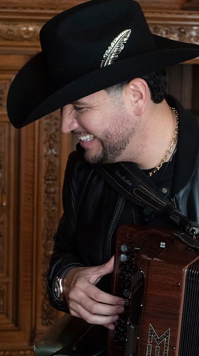 🇲🇽🎸 Recibimos a Edén Muñoz (@edenmunoz) para interpretar en directo ‘Si te pudiera mentir’ y ‘Mi yo de antes’. Una actuación única desde el corazón de Madrid que ya puedes disfrutar completa en nuestro canal de YouTube.

📺 Además, muy pronto podrás ver su entrevista en el programa @conversatorios_tve presentado @j_somoano en @rtve.

🔗 Tienes el enlace al vídeo en nuestra biografía.

#EdénMuñoz #Música #México #PalacioDeLinares #Conversatorios