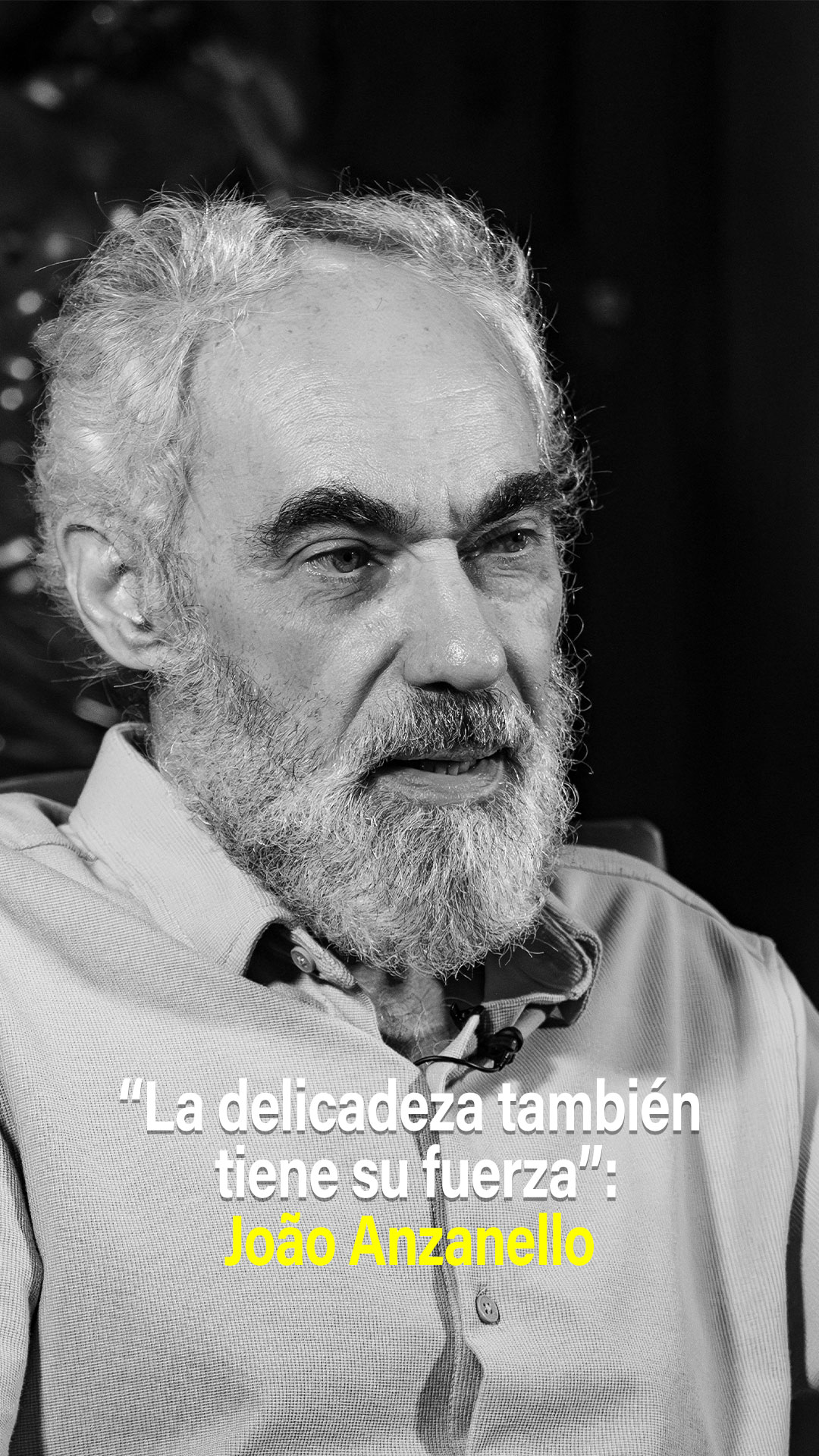 🇧🇷📖 Te invitamos a ver esta entrevista con João Anzanello Carrascoza, escritor brasileño y participante de Leer Iberoamérica Lee.

En este encuentro reflexiona sobre la literatura como forma de resistencia, la potencia de la delicadeza, la memoria familiar, la infancia y el cuento como género de intensidad y transformación. También comparte cómo los paisajes, los ríos y las orillas del Brasil profundo siguen alimentando su escritura.

👥 Con João Anzanello Carrascoza.

📺 Ver en nuestro YouTube, enlace en la bio.
