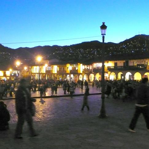 Cae la noche en Cusco
