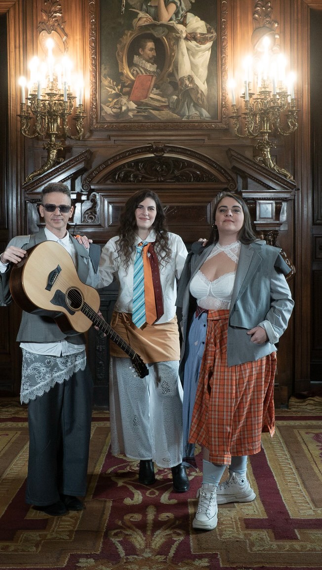 🎶 🐆 En nuestro canal de YouTube puedes ver el diálogo y showcase con Calequi y Las Panteras (@calequiylaspanteras), que regresan a Casa de América para presentar su nuevo proyecto musical ‘TRES’, un álbum conceptual dividido en tres EPs que exploran distintas facetas del universo sonoro de la banda.

👥 Con Javier Calequi, Lauri Revuelta, Luisa Corral y Mara Gómez.
📺 Video completo, enlace en la biografía.