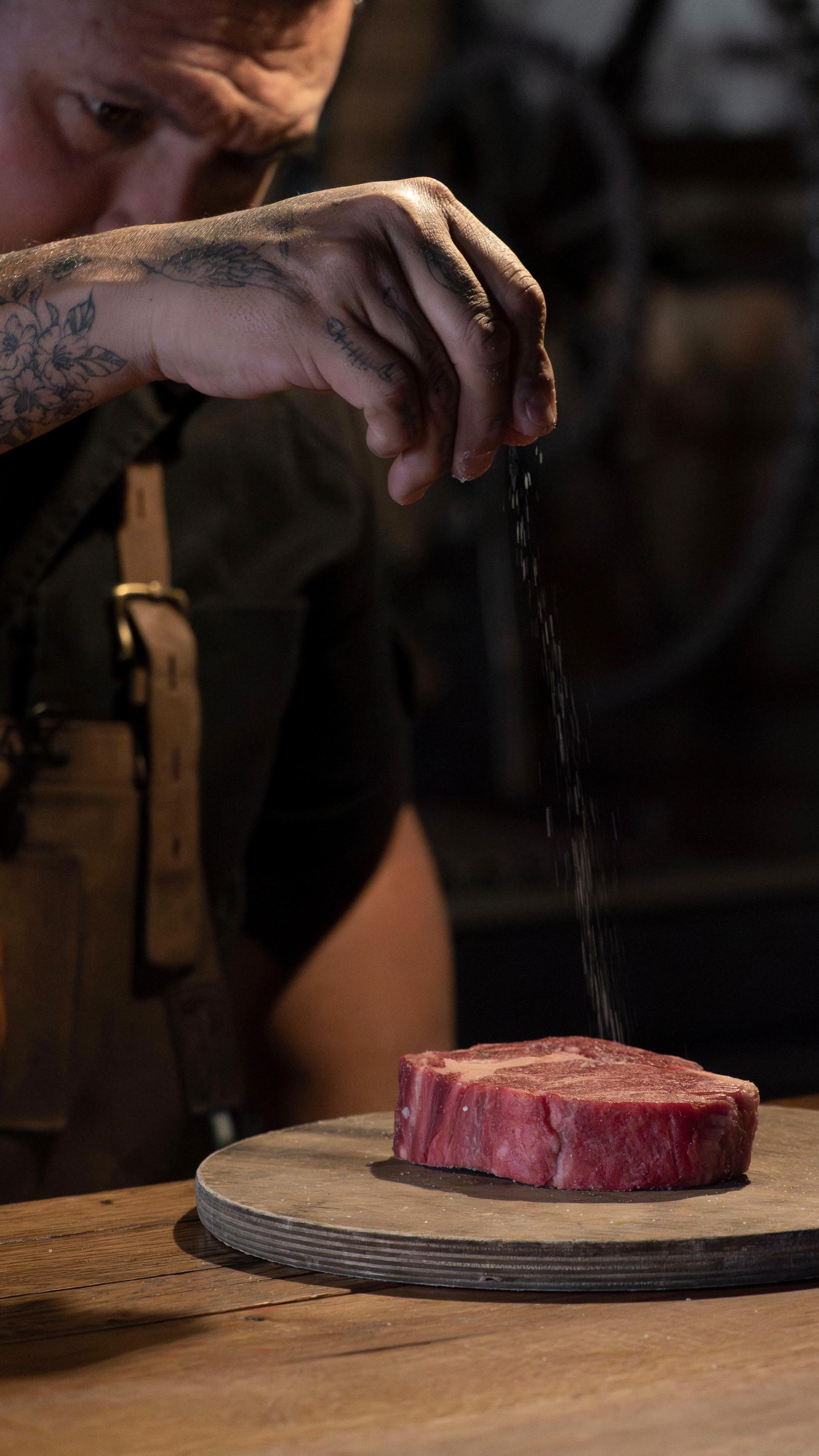 🌶️🔥 Nueva parada en ‘De la papa al ají’: visitamos Piantao (@piantao_es), parrilla argentina en Madrid, donde el fuego, la carne y la tradición se encuentran alrededor de la mesa.

Un recorrido por los sabores del asado y la cultura gastronómica argentina, desde la brasa hasta el plato.

📺 Muy pronto, el video completo en nuestro canal de YouTube.