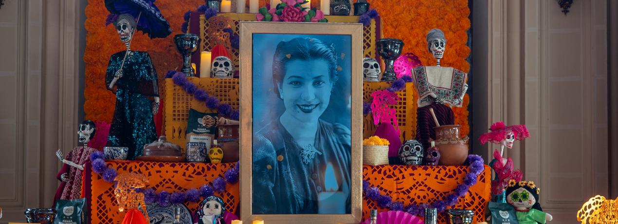 La abuela de todos: una ofrenda a las Carmencitas