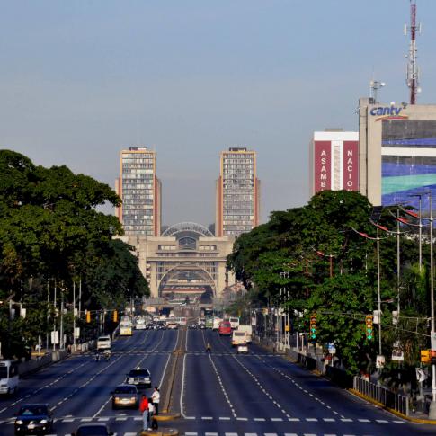 Avenida Bolívar, de Ninoska Enriquez.