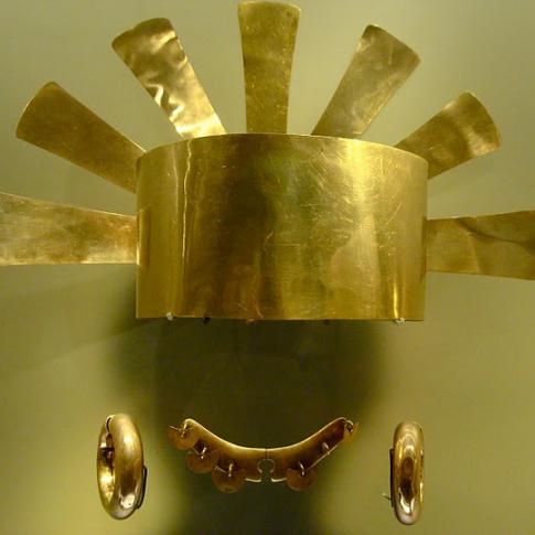 Corona, nariguera, pendientes