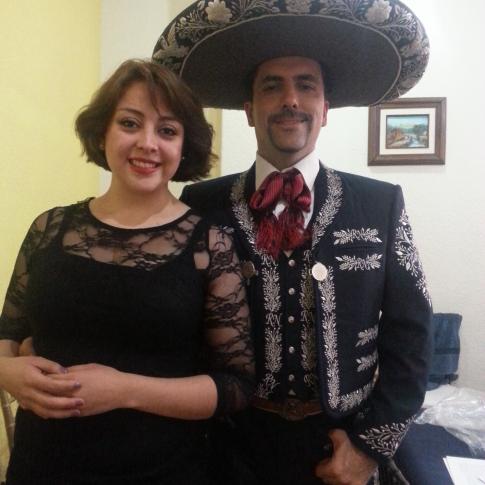 Aquí Kristina Velfu con el charro Rafael Negrete.