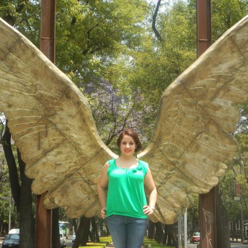 Escultura “Alas de la Ciudad” del artista plástico Jorge Marín.