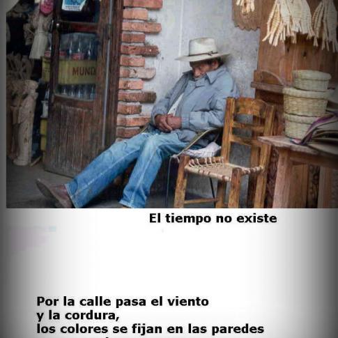 Letreros en la calle en México.