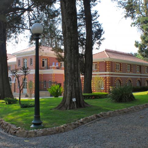 Biblioteca de la Fundación Patiño
