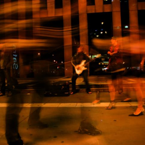 Guitarrista en una esquina de la Rua Augusta y Avenida Paulista